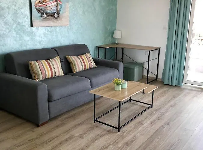 Panorama Apartment *